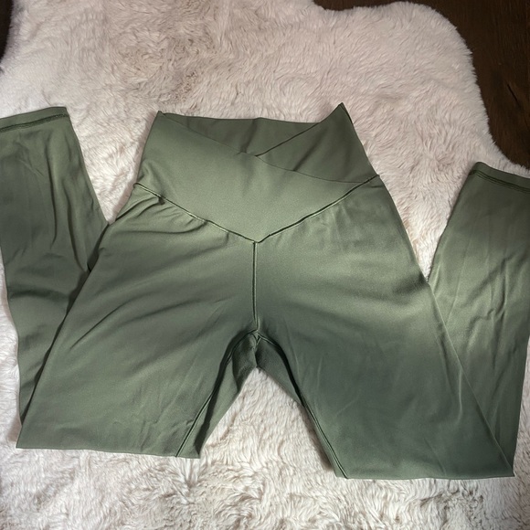 aerie crossover leggings - Picture 2 of 5